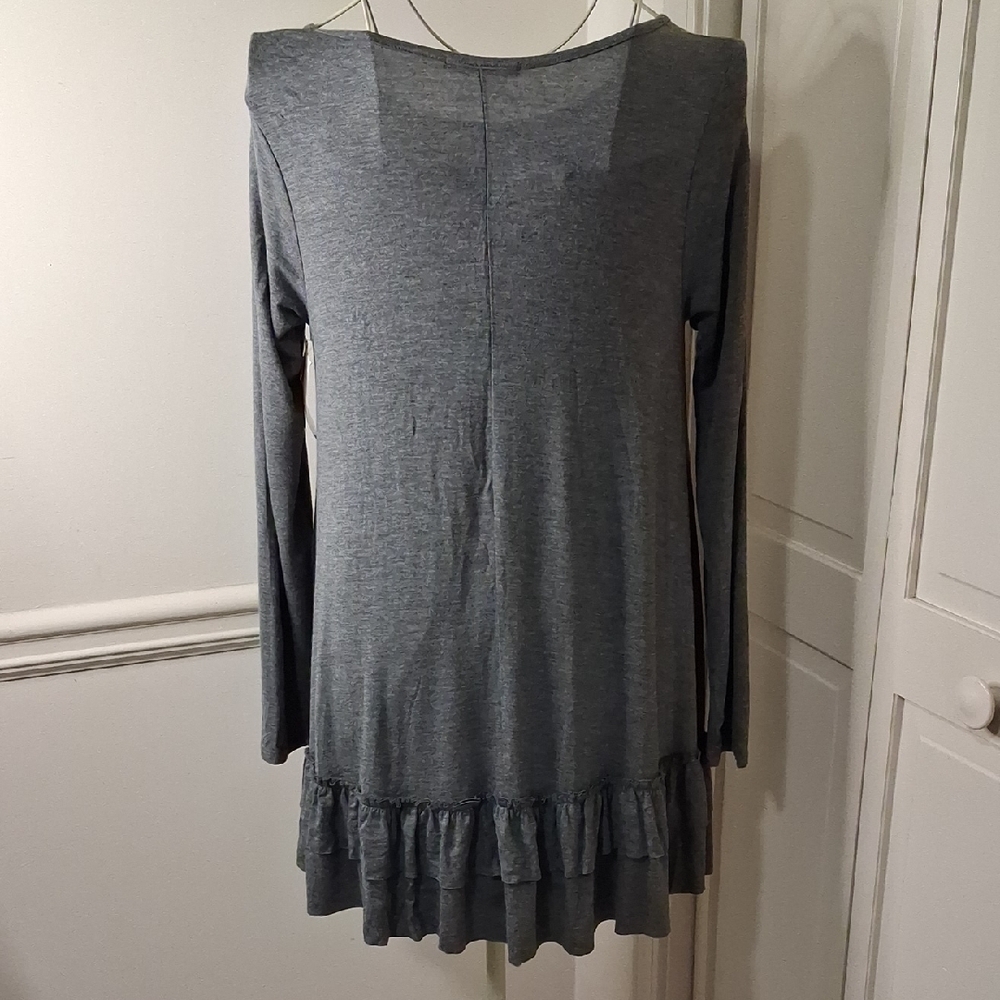 Easel Charcoal Gray Ruffle Hem Tunic - Picture 3 of 7